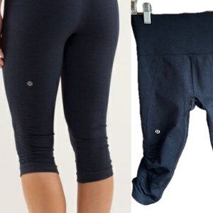 Lululemon Black Capri Leggings With Scrunch On Side Of  Legs Size 6